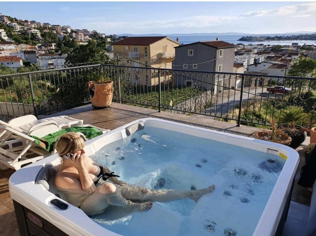 Sea View Apartments With Jaccuzzi โปดสตรานา ภายนอก รูปภาพ