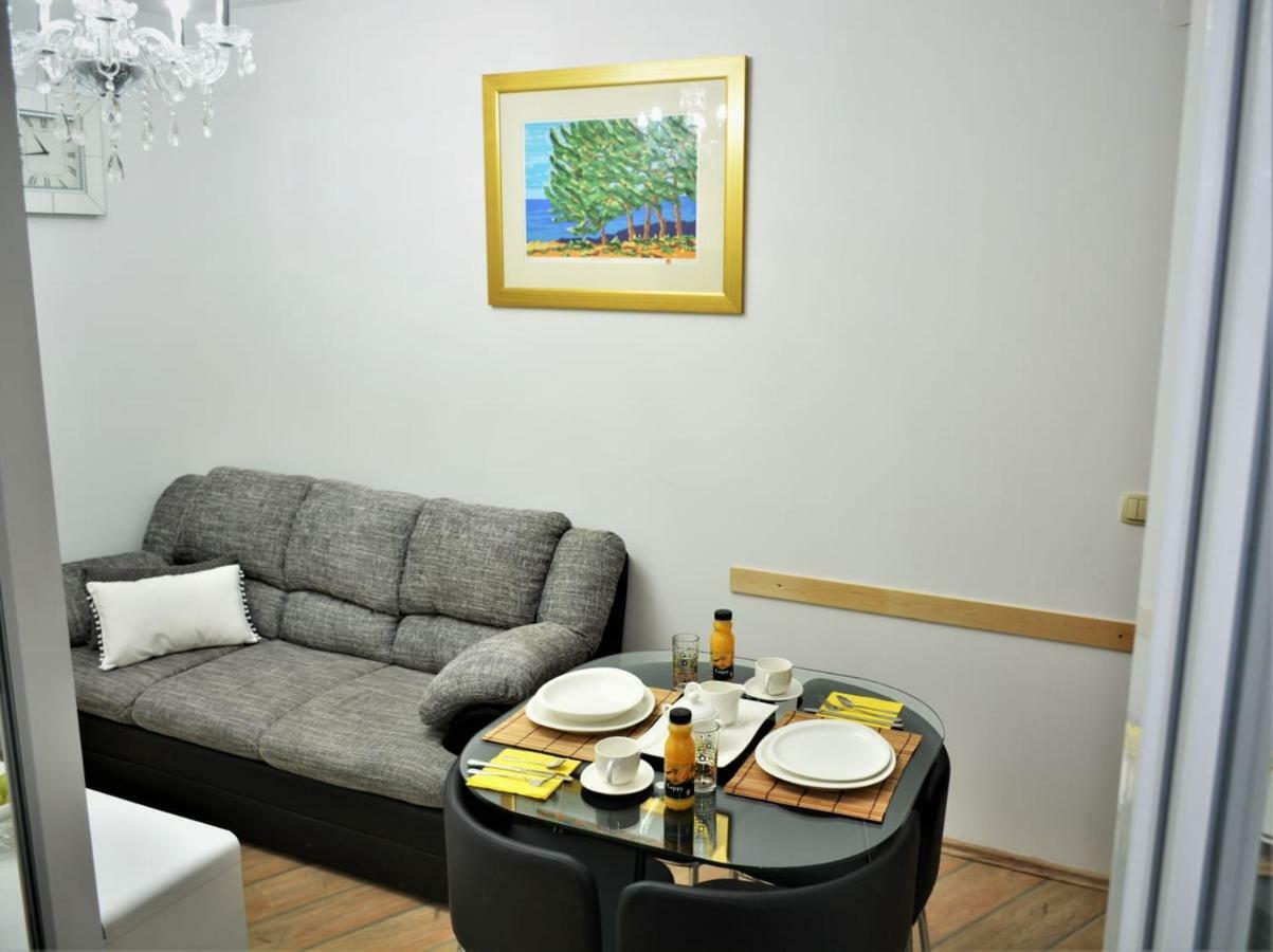 Sea View Apartments With Jaccuzzi โปดสตรานา ภายนอก รูปภาพ