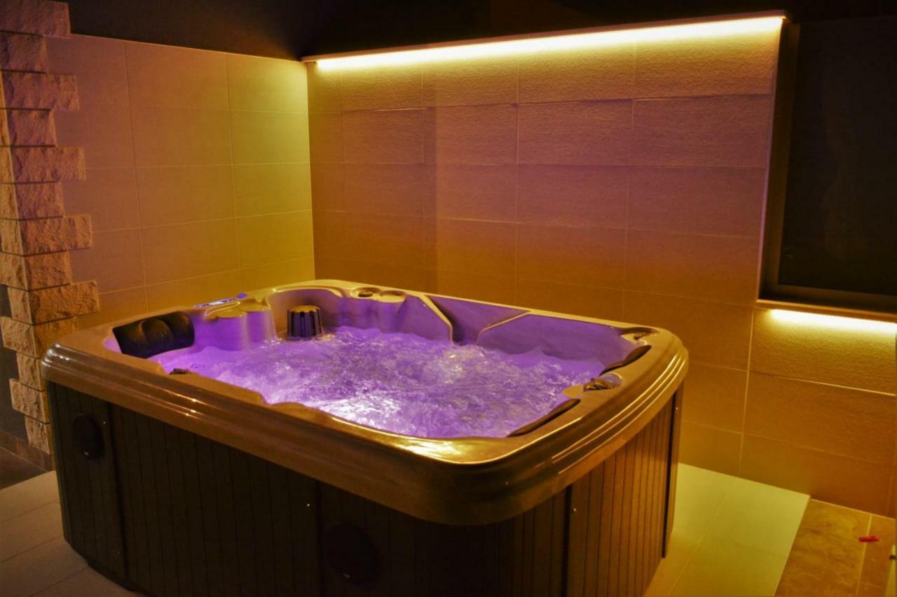 Sea View Apartments With Jaccuzzi โปดสตรานา ภายนอก รูปภาพ