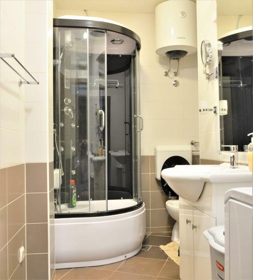 Sea View Apartments With Jaccuzzi โปดสตรานา ภายนอก รูปภาพ
