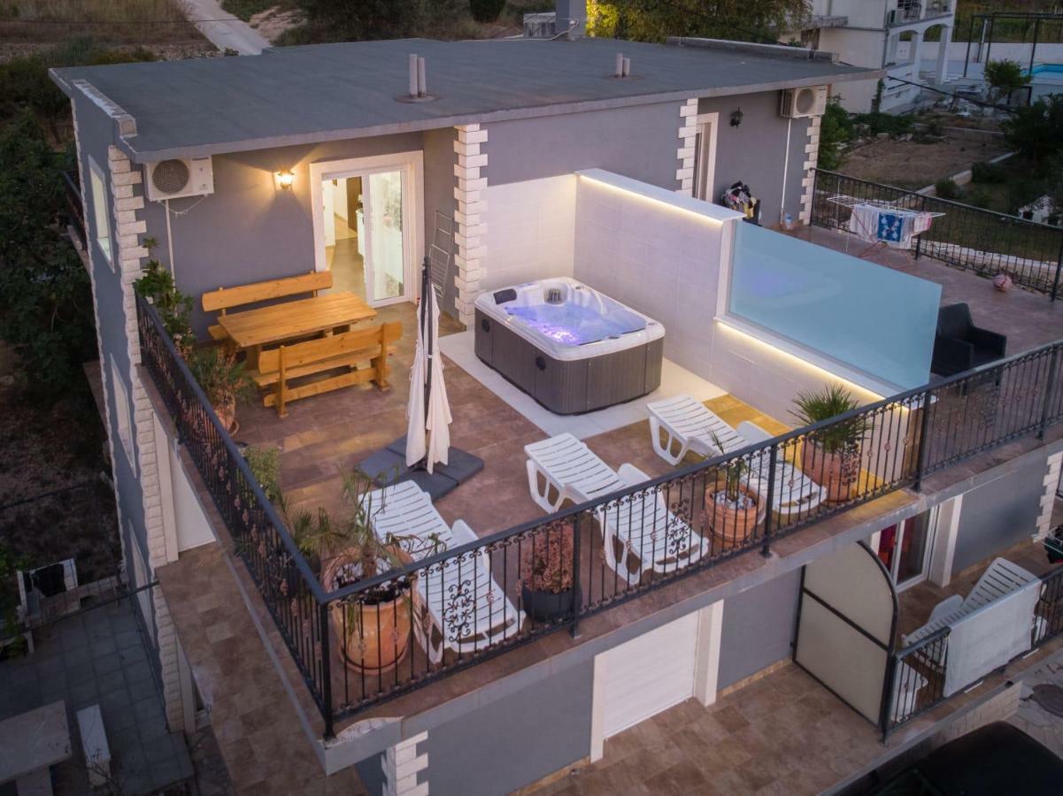 Sea View Apartments With Jaccuzzi โปดสตรานา ภายนอก รูปภาพ