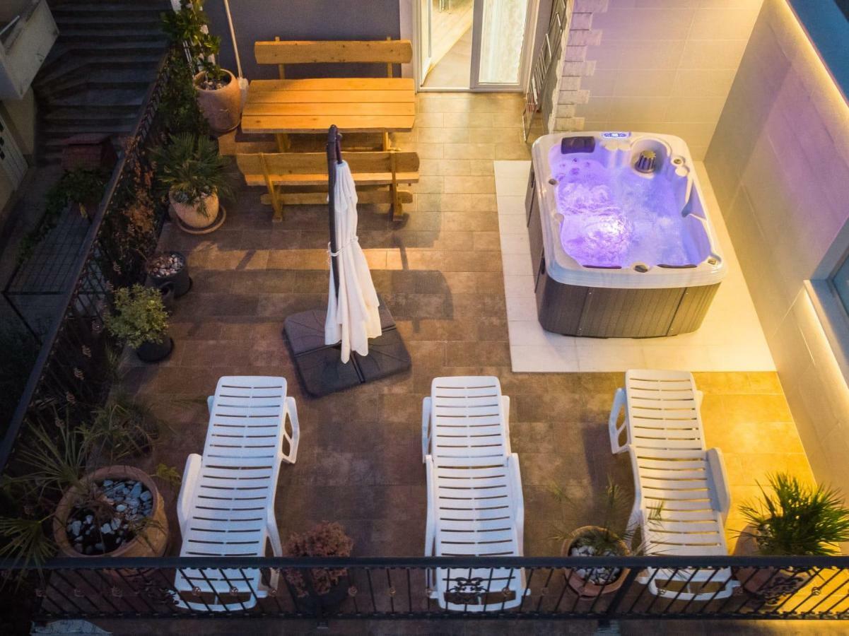 Sea View Apartments With Jaccuzzi โปดสตรานา ภายนอก รูปภาพ