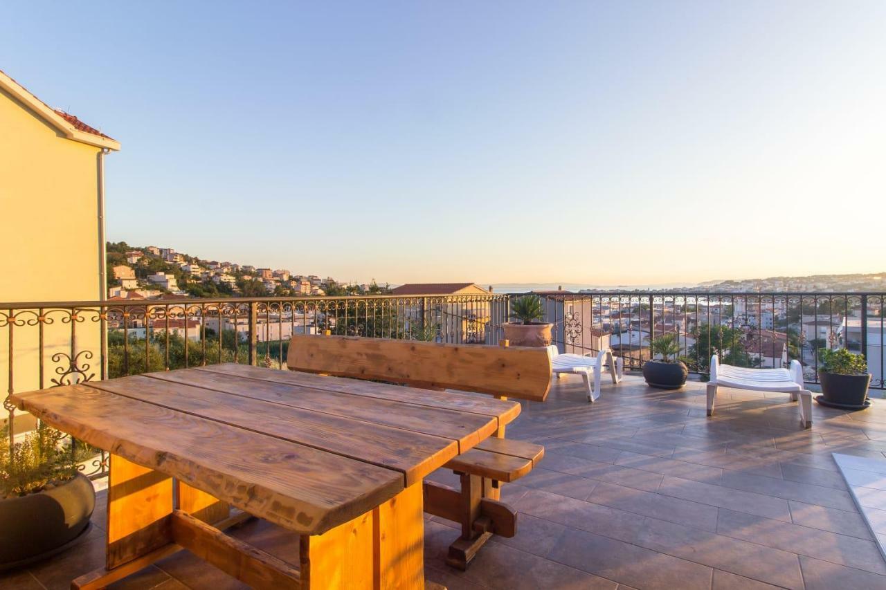 Sea View Apartments With Jaccuzzi โปดสตรานา ภายนอก รูปภาพ