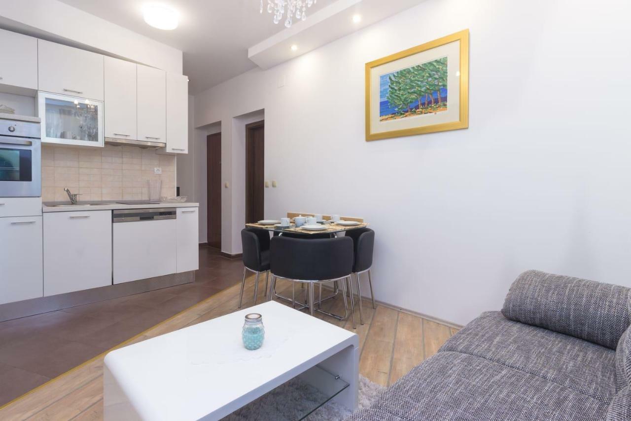 Sea View Apartments With Jaccuzzi โปดสตรานา ภายนอก รูปภาพ