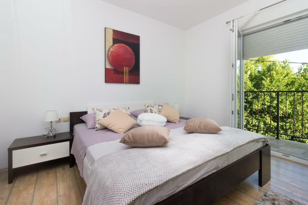 Sea View Apartments With Jaccuzzi โปดสตรานา ภายนอก รูปภาพ