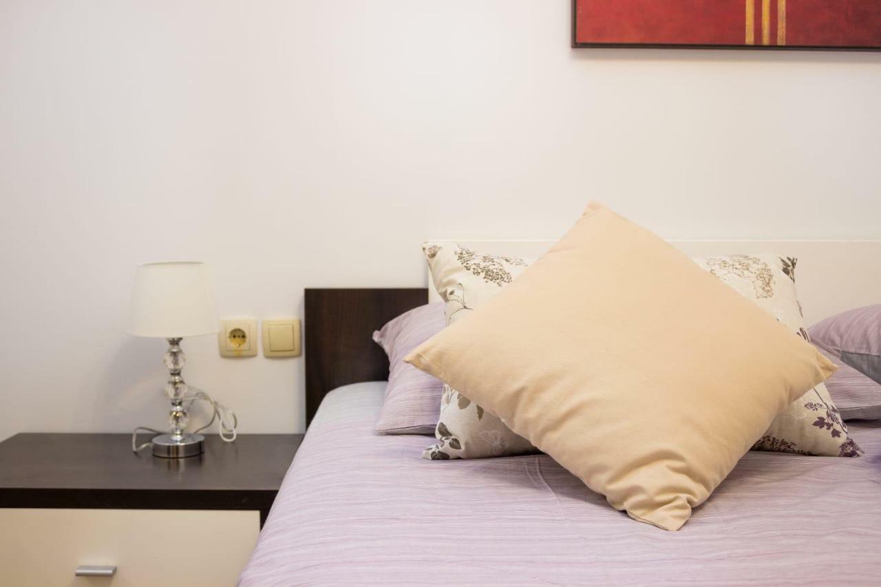 Sea View Apartments With Jaccuzzi โปดสตรานา ภายนอก รูปภาพ