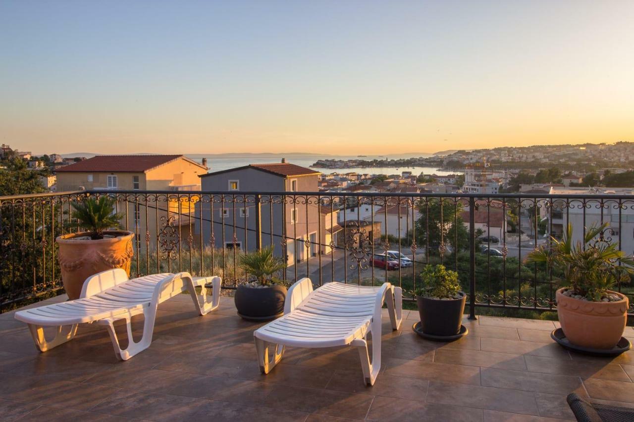 Sea View Apartments With Jaccuzzi โปดสตรานา ภายนอก รูปภาพ